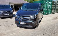 VAUXHALL VIVARO