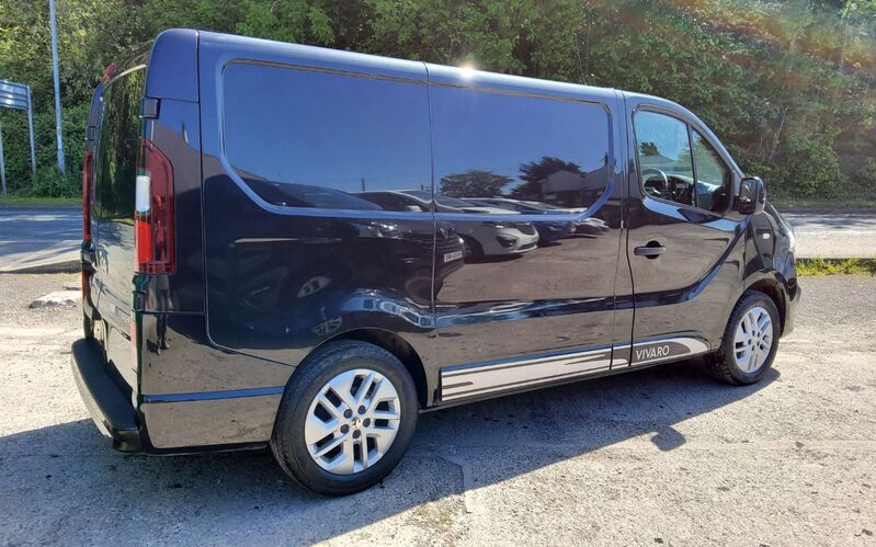 VAUXHALL VIVARO