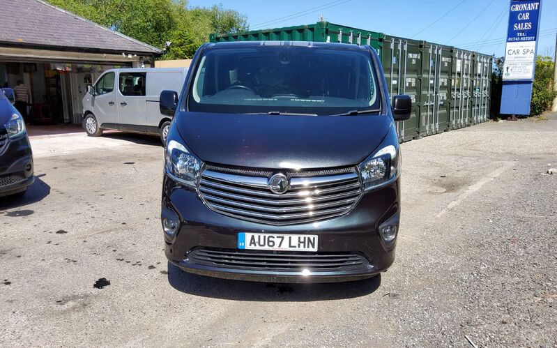 VAUXHALL VIVARO