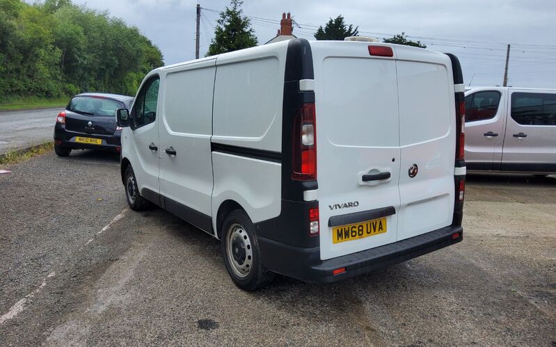 VAUXHALL VIVARO