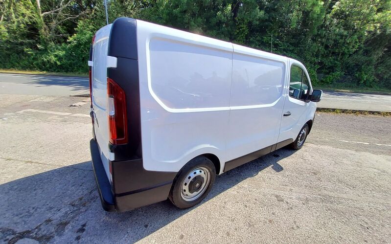 VAUXHALL VIVARO