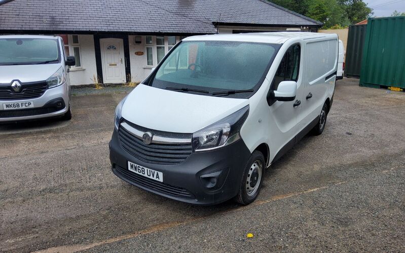 VAUXHALL VIVARO