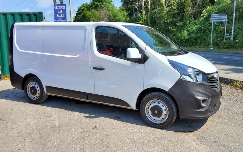 VAUXHALL VIVARO