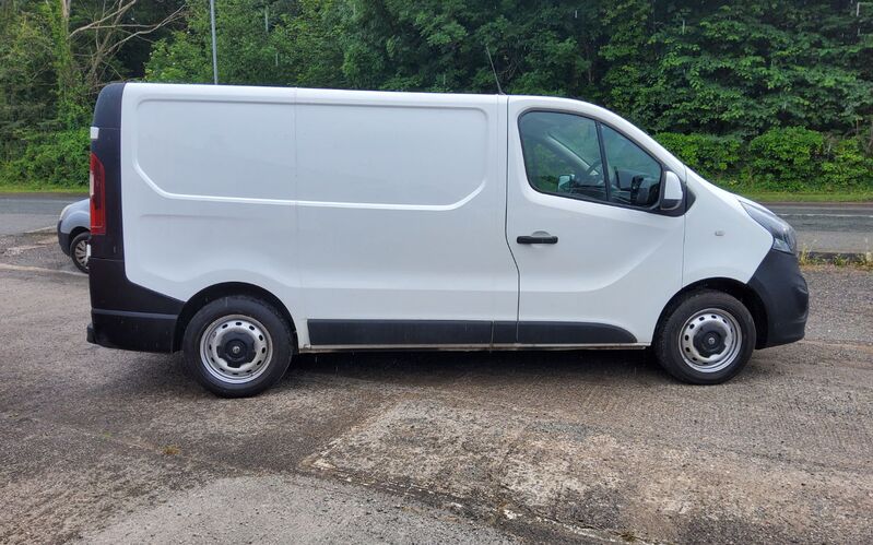 VAUXHALL VIVARO