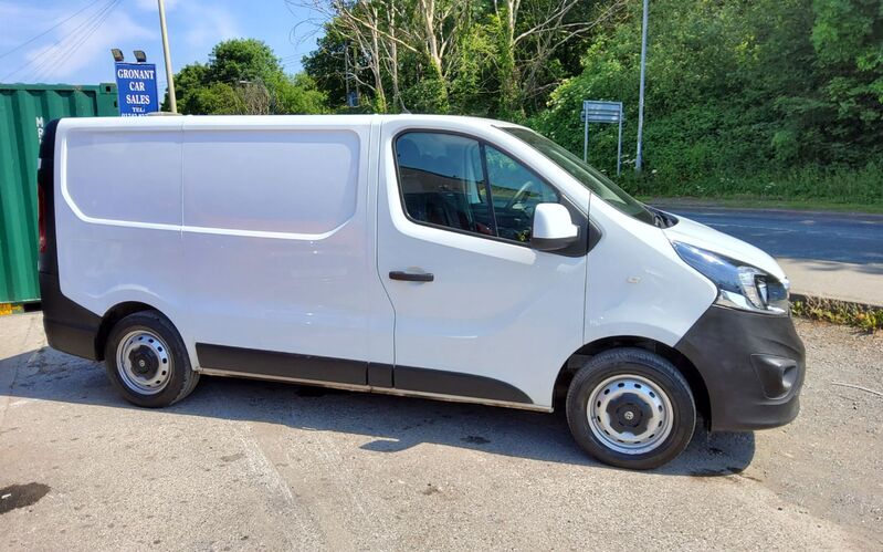 VAUXHALL VIVARO