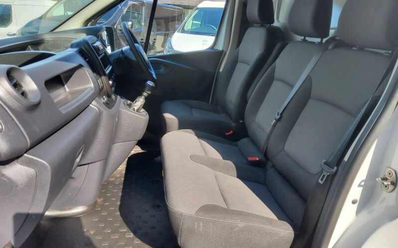 RENAULT TRAFIC