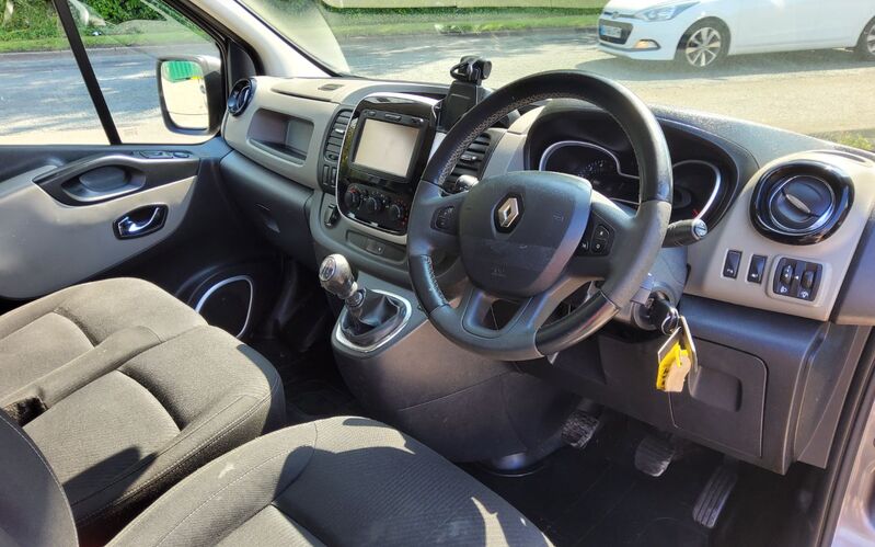 RENAULT TRAFIC