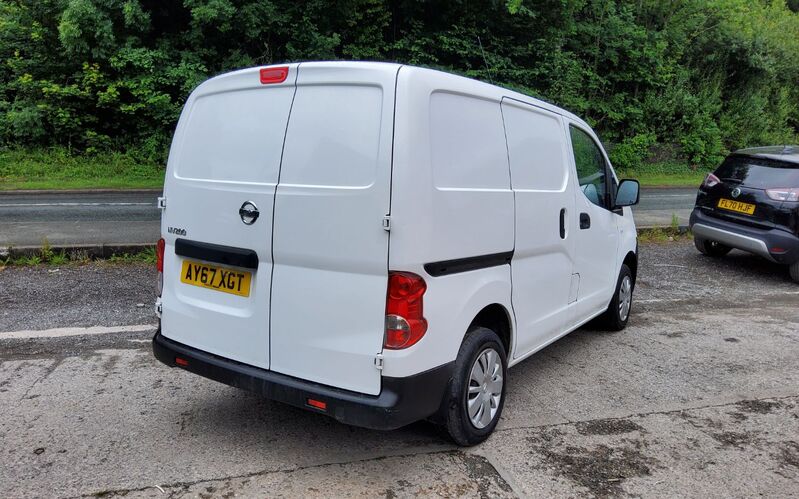 NISSAN NV200